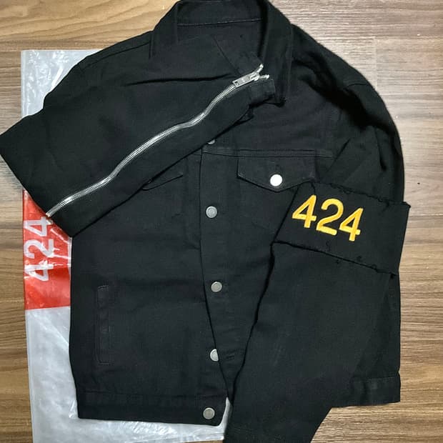 424 FOURTWOFOUR 블랙 데님 지퍼 트러커 자켓 S