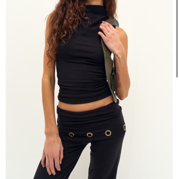 구해요)) jijivisha grace hoodie top black