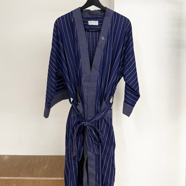 크리스찬 디올 네이비 스트라이브 드래싱 가운