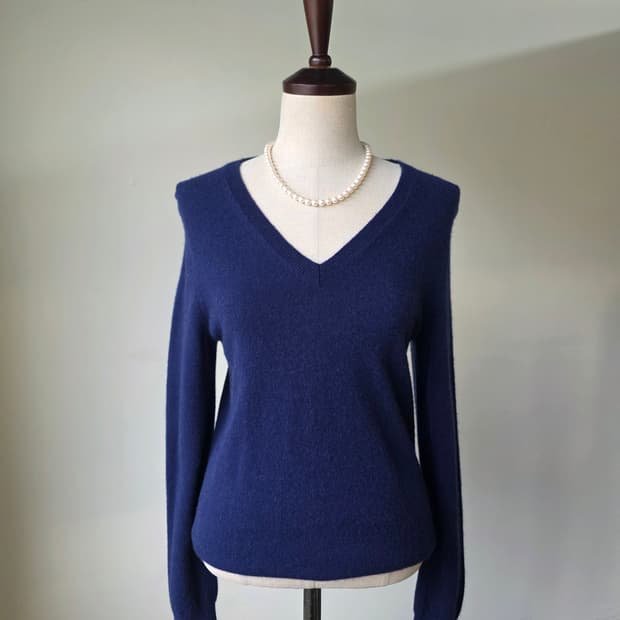 캐시미어100 브이넥 니트