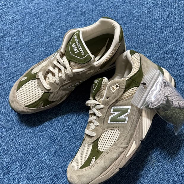 뉴발란스 에메레온도르 991