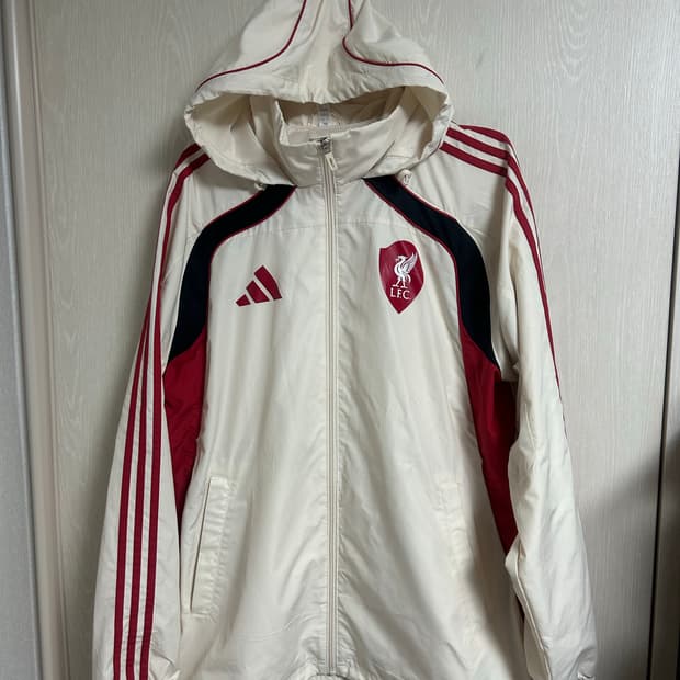 아디다스 리버풀 바람막이 L사이즈 팜