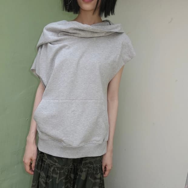 콜하그 - off shoulder half hood T
