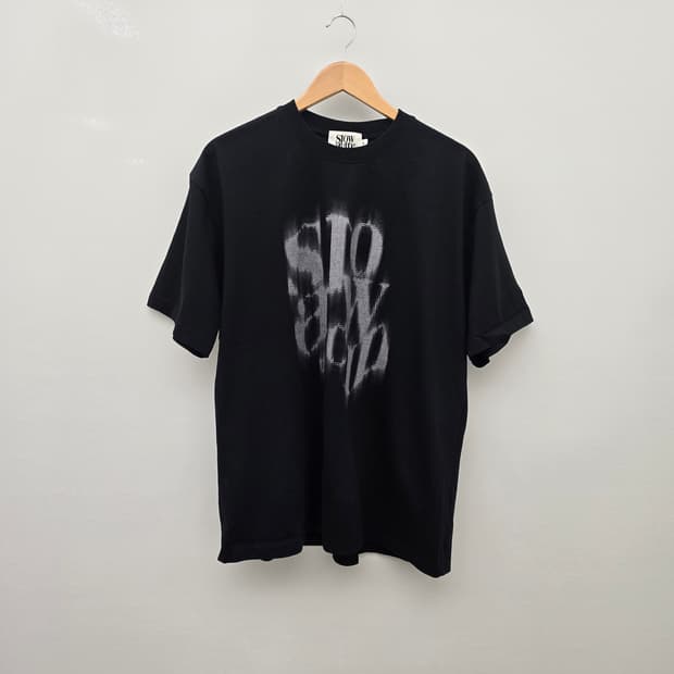 슬로우애시드 블랙 프린팅 반팔 티셔츠