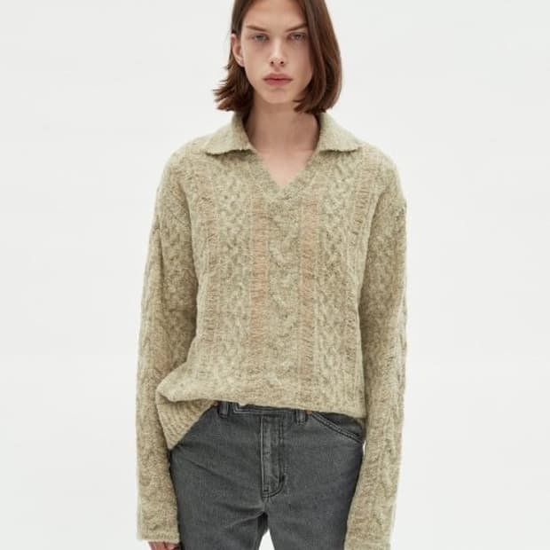 앤더슨벨 콜린 데미지 케이블 칼라 니트 라임 베이지