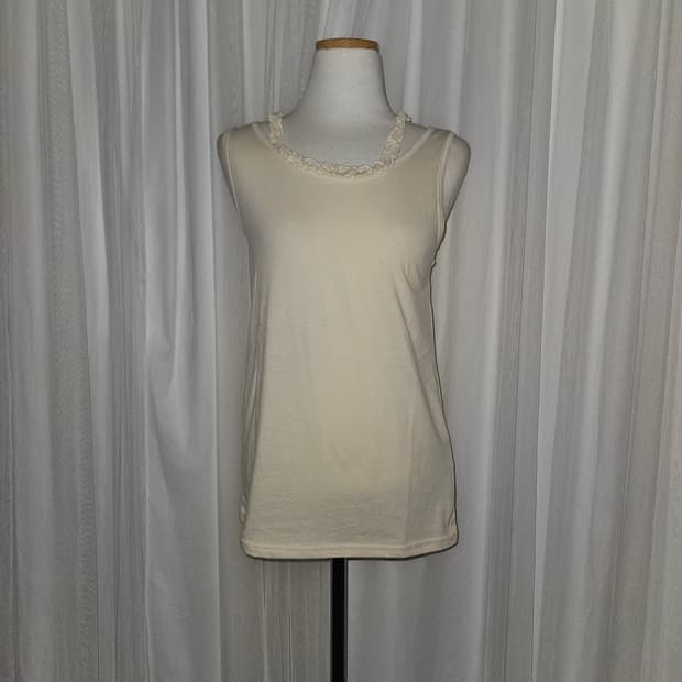 the emporium 레이스 베이지 모리걸 나시