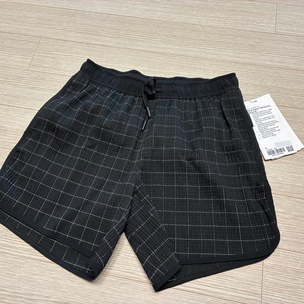 룰루레몬 Mile Maker Reflective short 6” S사이