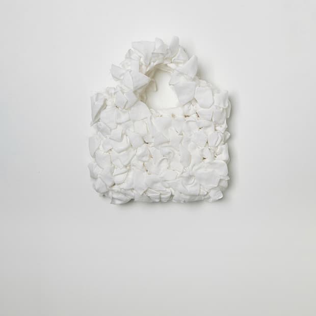 낫띵 에브리띵 ruffle tote bag white