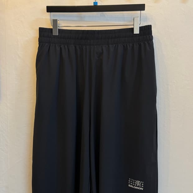 살로몬 X 마르지엘라 MM6 넘버 로고 나일론 쇼츠 블랙