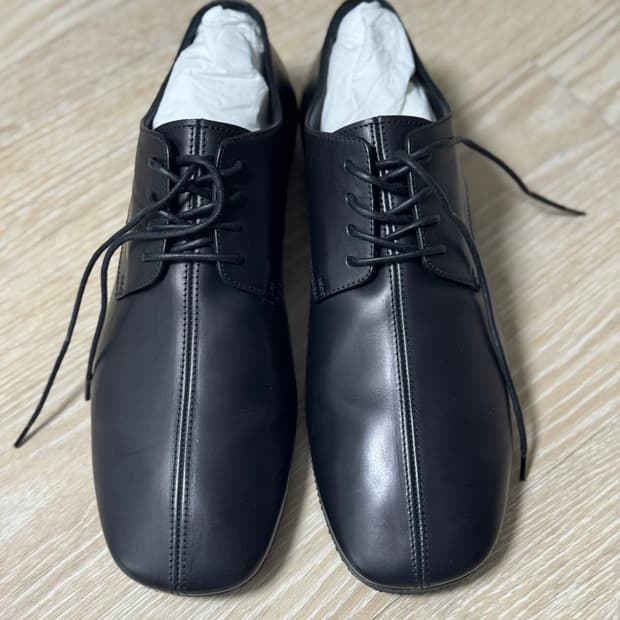 드리스반노튼 플랫 더비 40사이즈