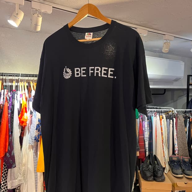 00’s Planet Fitness “BE FREE.” 프린팅 티셔츠 X