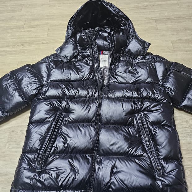 몽클레어 마야후드 패딩