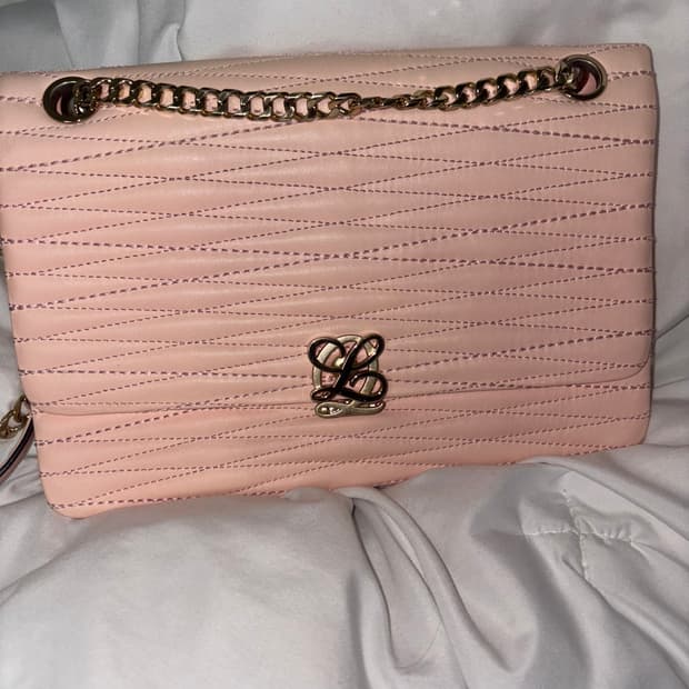 루이까또즈 핑크 체인 크로스백