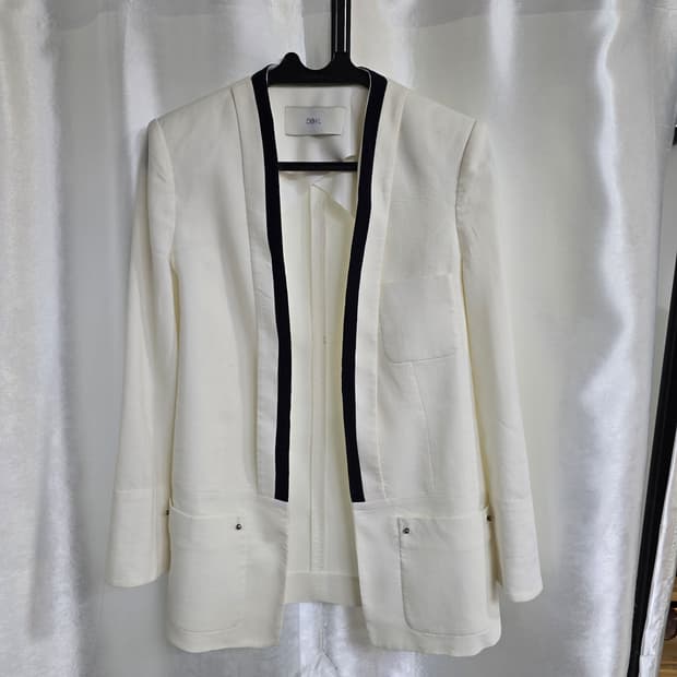 DEWL 화이트 배색 노카라 자켓 (1499)