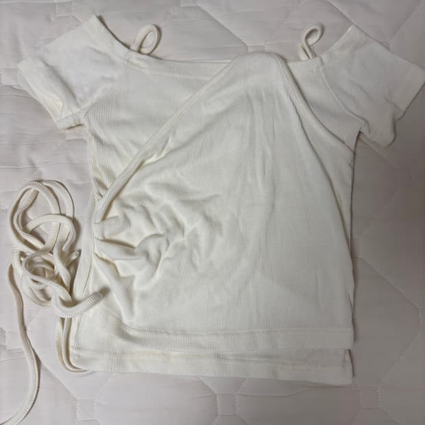 영앤리치 스트랩 반팔