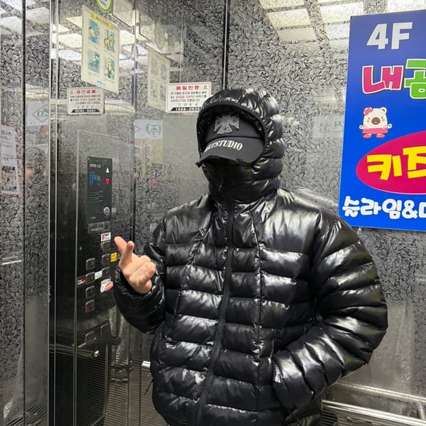 오와이 경량패딩 유광 2사이즈