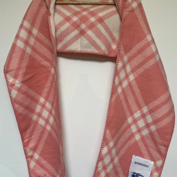 버버리 핑크 체크 울후드 머플러 남여공용
