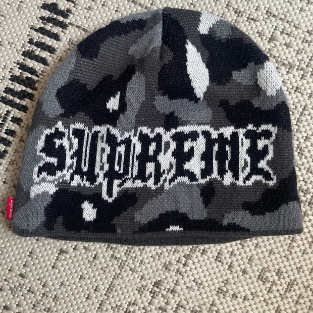 슈프림 파리 카모 비니