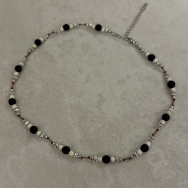 화산석 산호 포인트 레이어드 목걸이