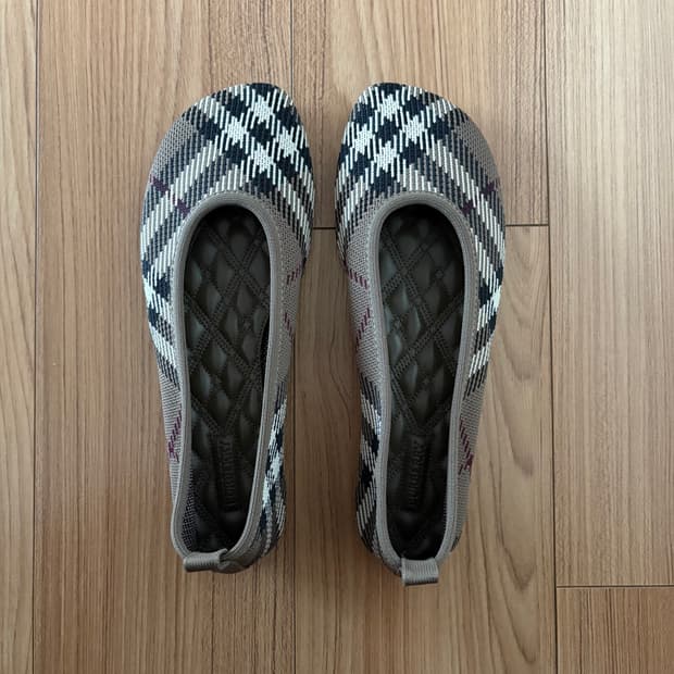 버버리 체크 플랫 37