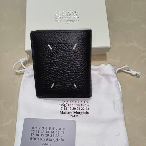 메종 마르지엘라 레더 바이폴드 카드 홀더 블랙