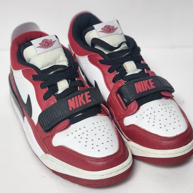 Nike Air Jordan 로우 레드/화이트/블랙 스니커즈