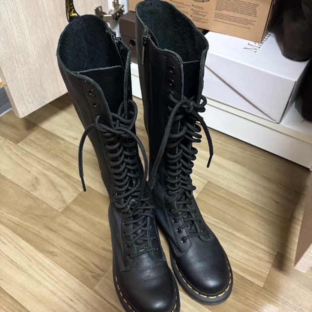 닥터마틴 1B60 20홀 uk3