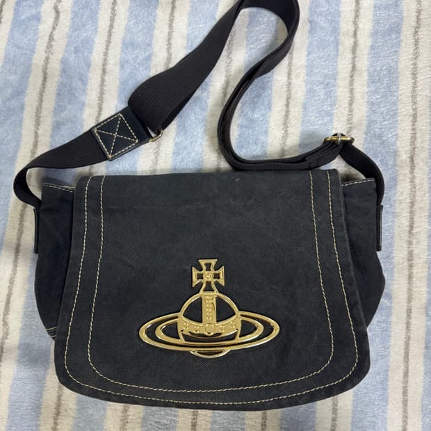 비비안웨스트우드 가방 팝니다