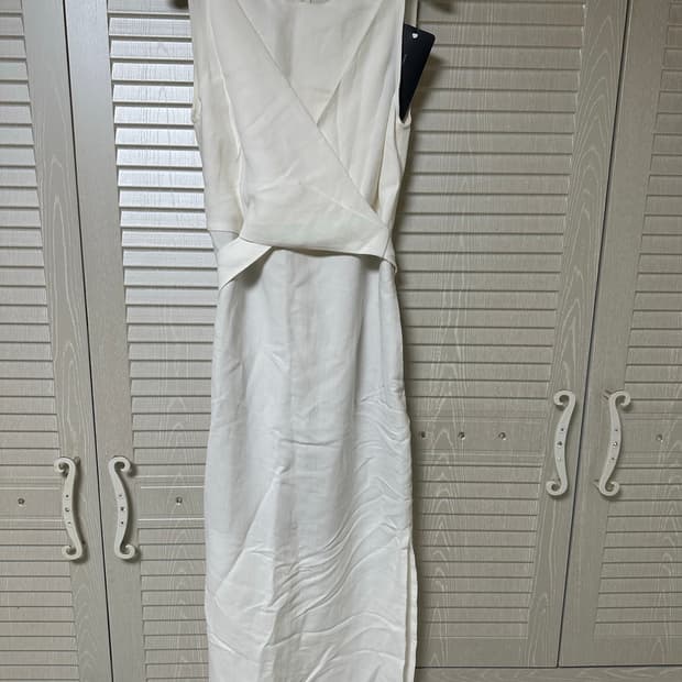 정품블루넬로쿠치넬리 아이보리 여성 롱 드레스 S사이즈  66까지 새상품