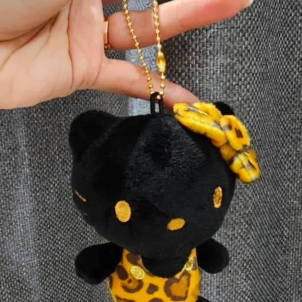 일본정품 헬로키티 레오파드 키링 인형 블랙