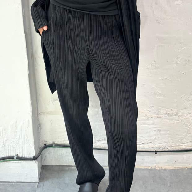 Pleats Please 플리츠플리즈 블랙컬러 팬츠  