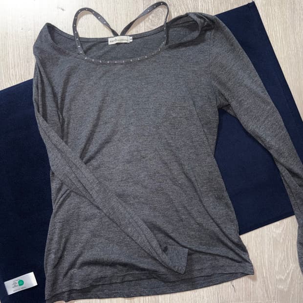 갸루 챠콜 롱슬리브