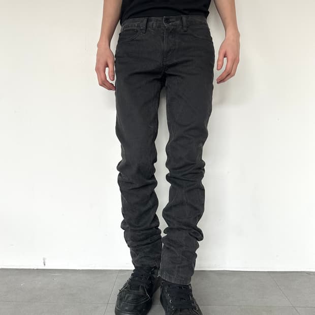 지방시 아카이브 크랙 블랙 슬림진