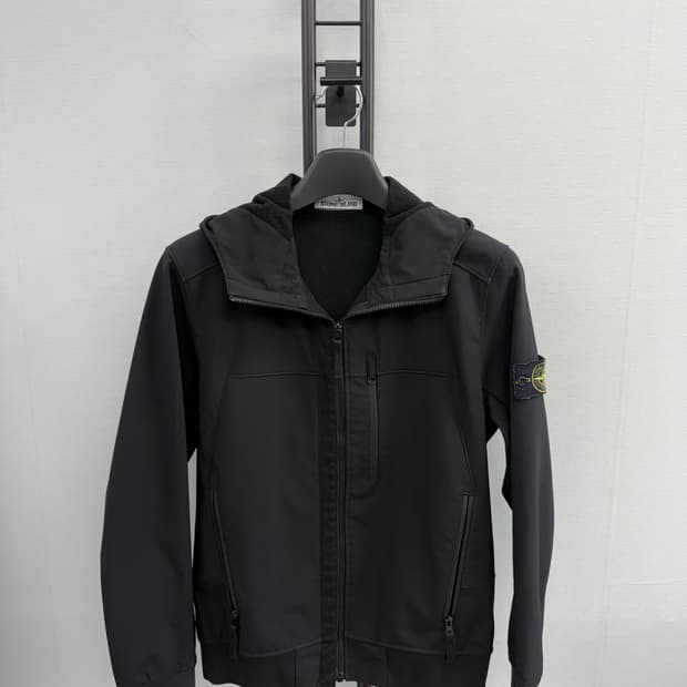 스톤아일랜드 소프트쉘 M