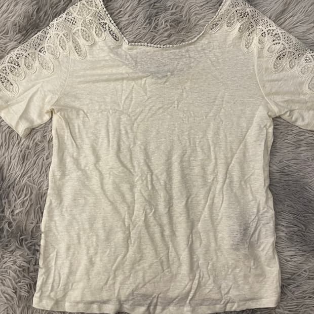 산드로 린넨100 레이스 반팔 블라우스 아이보리