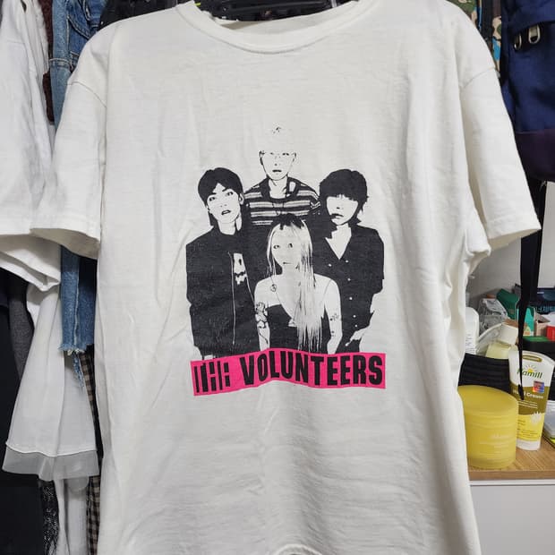 더 발룬티어스 오피셜 굿즈 티셔츠 The Volunteers