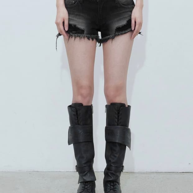 보헤미안서울 DARKNESS LOW WAIST SHORTS, BLACK