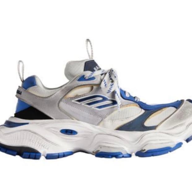 발렌사아가카고스니커즈40-41전색상구해요