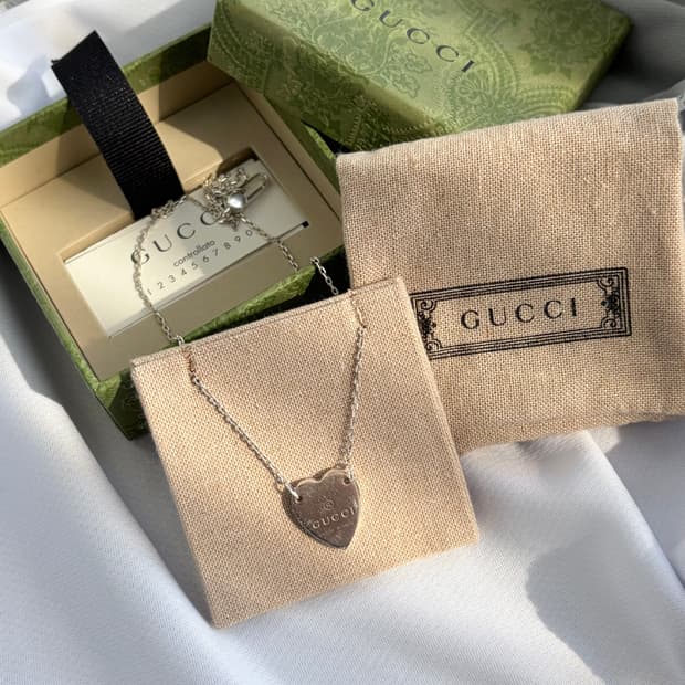 구찌 하트 실버 목걸이