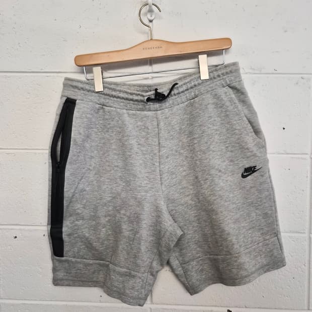 XXL) 나이키 테크 플리스 반바지 그레이 팝니다