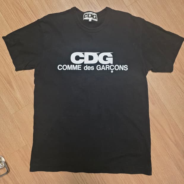 L)꼼데가르송 CDG 반팔