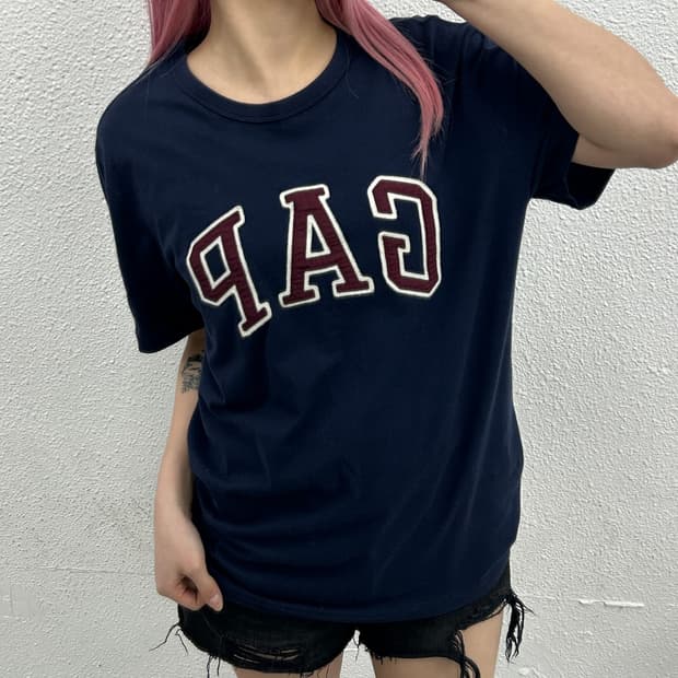 갭 센터로고 네이비 반팔 L