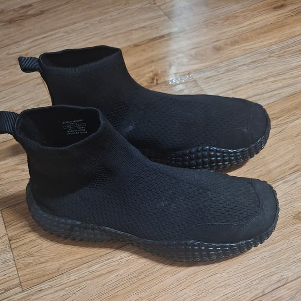 자라 블랙 삭스 스니커즈