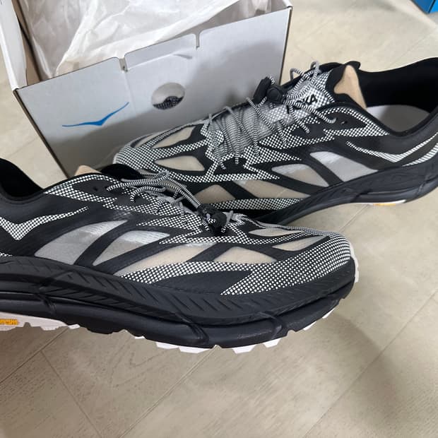 호카 마파테 스피드 4 라이트 TS 블랙 화이트 300사이즈