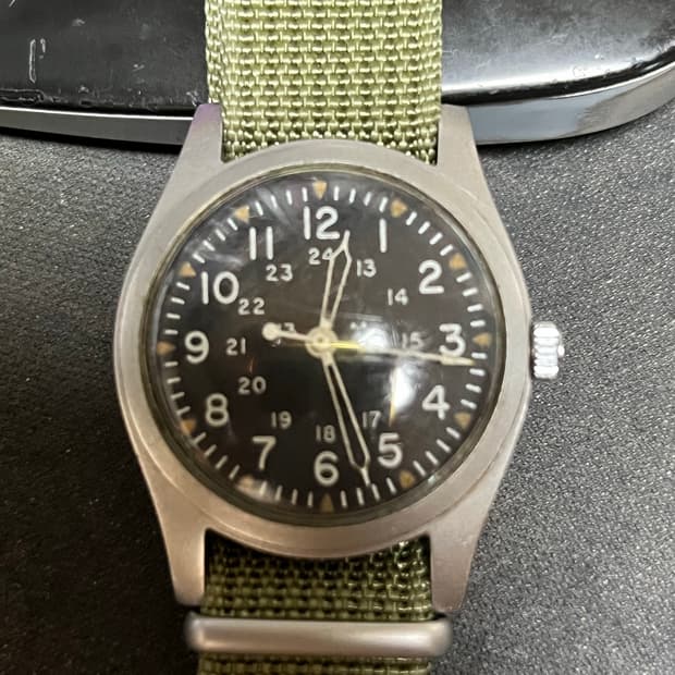 해밀턴 미군 MIL-W-46374B 1979년 시계입니다