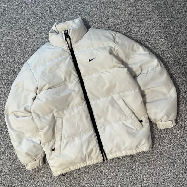 나이키 스우시 숏패딩