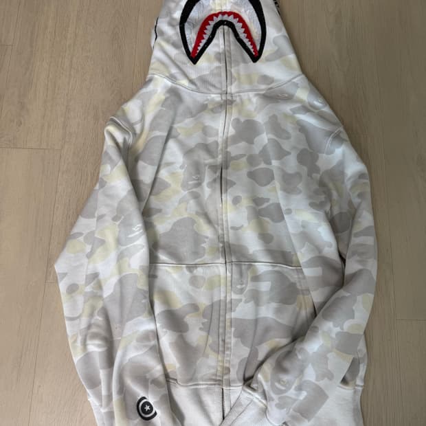 베이프 샤크후드집업 화이트