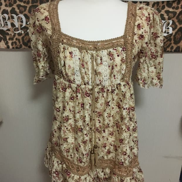 Lizlisa 리즈리사 빈티지 플로럴 블라우스 히메갸루 라떼갸루