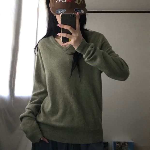 폴로 카키 보카시 니트