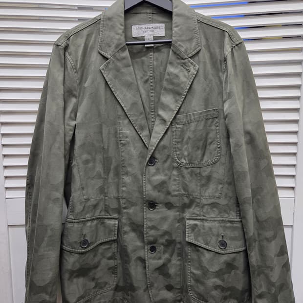 마이클코어스 카모플라쥬 블레이저 자켓